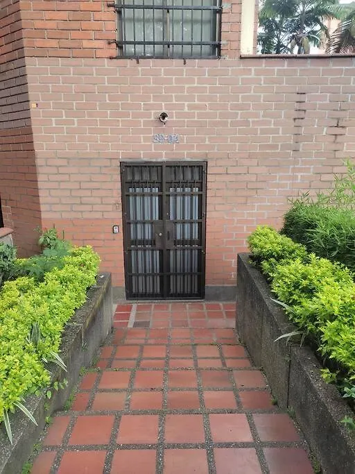 Hermoso Condominio En Medellin, Laureles Colombia